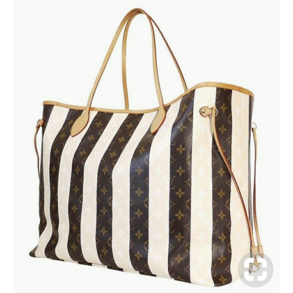 I'm looking for this purse!